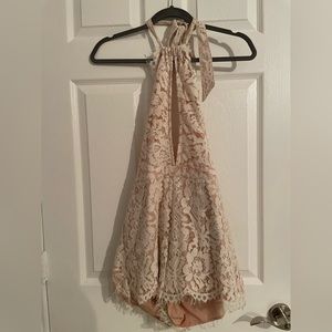 Laced backless romper with pockets